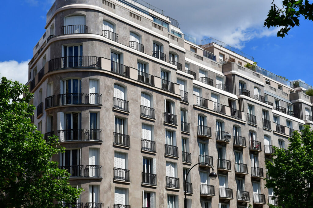 Marchand de bien qui monte une SARL